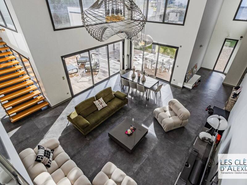 Maison à vendre, 291m², NEYRON