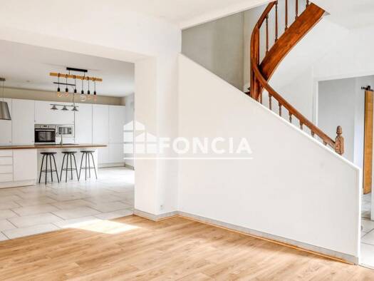 Maison de ville à vendre 350 000 € 5 pièces 4 chambres 136 m² Saint Serge-Ney-Chalouère Angers 49100