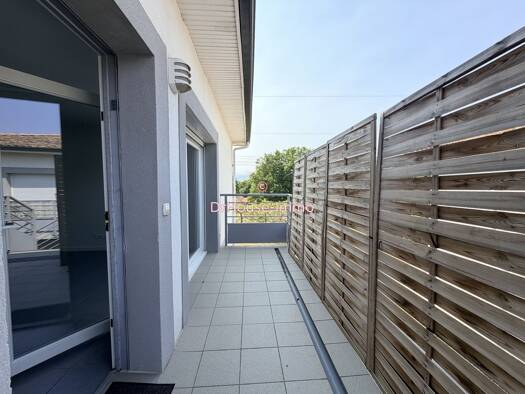 Appartement à vendre 159 000 € 3 pièces 2 chambres 59,46 m² Étage 1/2 Yvrac 33370