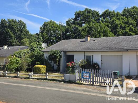 Maison de plain-pied à vendre 261 250 € 4 pièces 3 chambres 90 m² 404 m² de terrain Pruniers Bouchemaine 49080