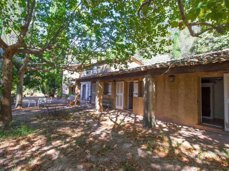 Maison à vendre, 399m², LE REVEST LES EAUX