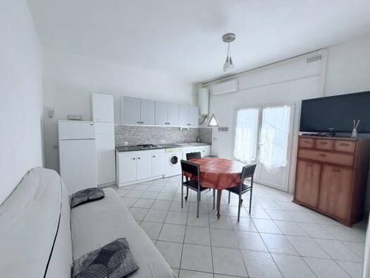 Appartement à vendre 129 000 € 2 pièces 1 chambre 30 m² 1er étage Etangs et Plages Marseillan 34340