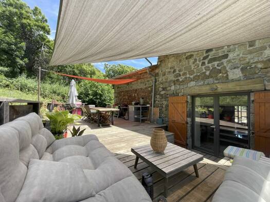 Maison à vendre 549 000 € 8 pièces 5 chambres 250 m² 4 000 m² de terrain Jaujac 07380