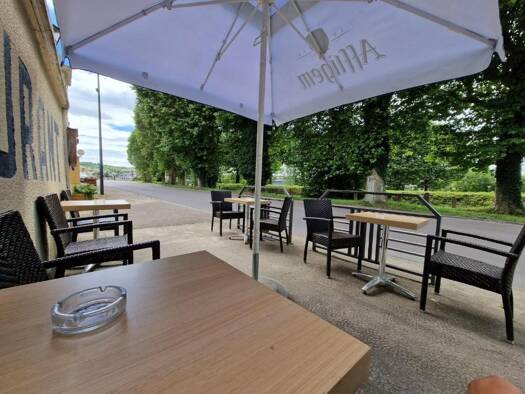 Restaurant à vendre Fonds de commerce 151 200 € 537 m² d'espace de restauration Pont-sur-Yonne 89140