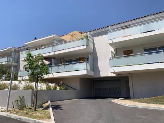 Appartement à louer 683 € 2 pièces 1 chambre 37 m² 1er étage Les Moulins Toulon 83100