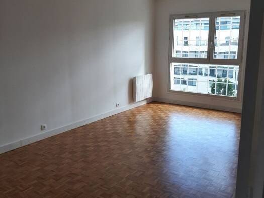 Appartement à louer 1 174 € 1 pièce 37 m² Étage 7/8 Aristide Briand Montrouge 92120
