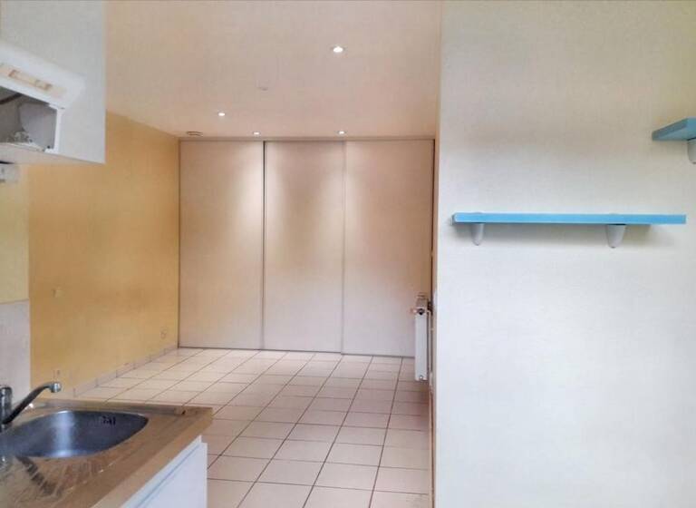 Appartement à louer 468 € 1 pièce 25 m²<br/>superficie RDC<br/>étage Trois Quartiers-Centre Ville Poitiers 86000