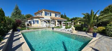 Maison à vendre 699 000 € 8 pièces 5 chambres 245 m² 1 199 m² de terrain Est Rochefort-du-Gard 30650