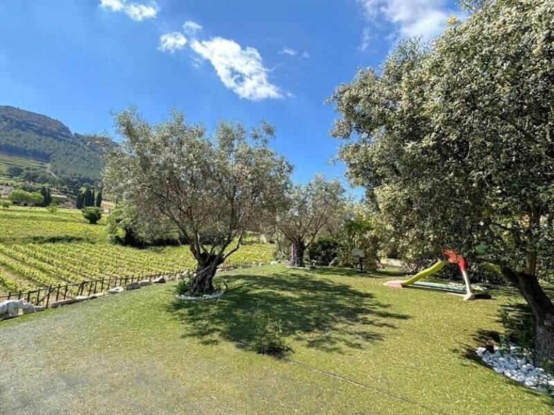 Maison à louer, 244m², CASSIS