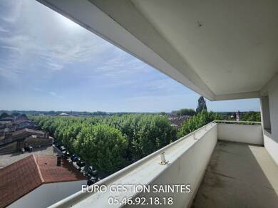 Appartement à vendre 210 000 € 3 pièces 2 chambres 73 m² Dernier étage, Étage 4/4 Saintes 17100