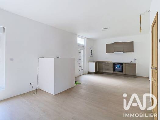 Maison de ville à vendre 188 500 € 6 pièces 5 chambres 150 m² 957 m² de terrain Fère-Champenoise 51230