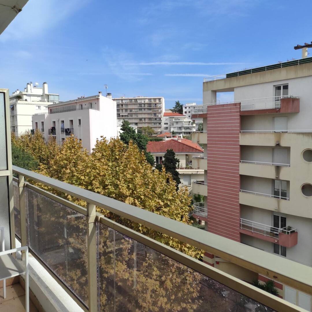 Maison à louer, 27m², ANTIBES