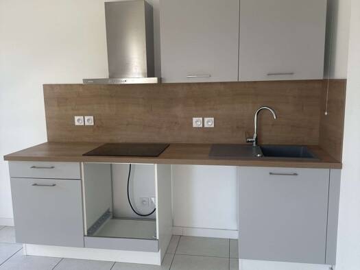 Appartement à louer 977 € 3 pièces 2 chambres 62,8 m² Étage 1/3 Machilly 74140