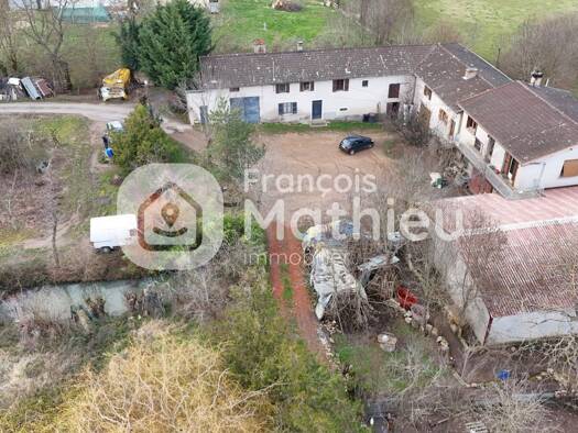 Ferme à vendre 145 000 € 6 pièces 3 chambres 123 m² 1 870 m² de terrain Corcelles-en-Beaujolais 69220