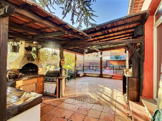Villa à vendre 430 000 € 7 pièces 3 chambres 132,22 m² 916 m² de terrain Levens 06670