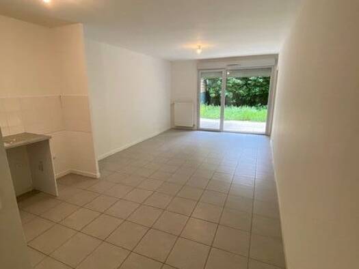 Appartement à louer 830 € 3 pièces 2 chambres 61,06 m² RDC/3 Cusset Villeurbanne 69100