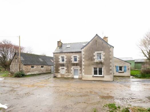 Maison à vendre 193 308 € 6 pièces 4 chambres 126 m² 1 229 m² de terrain Saint-Sauveur 29400