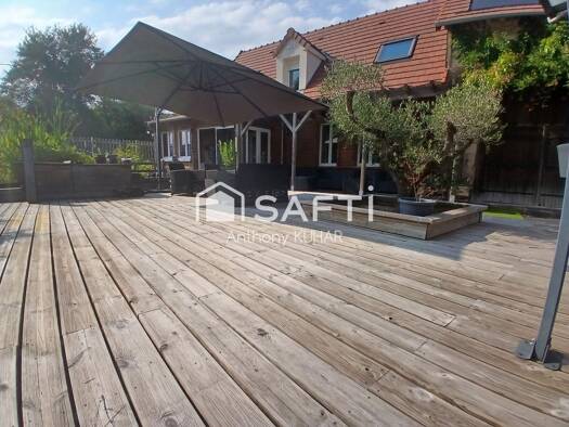 Maison de plain-pied à vendre 238 000 € 3 pièces 2 chambres 113 m² 5 000 m² de terrain La Chapelle-Hugon 18150