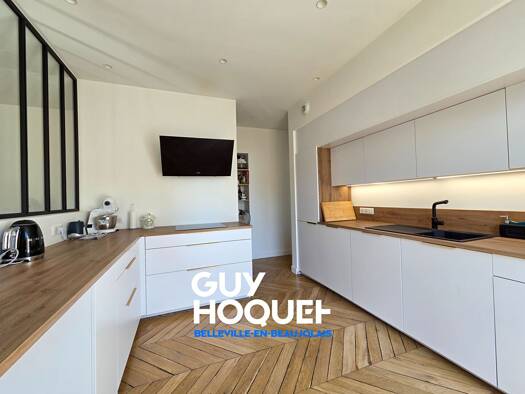 Appartement à vendre 240 000 € 4 pièces 2 chambres 104 m² Étage 1/2 Est Belleville-en-Beaujolais 69220