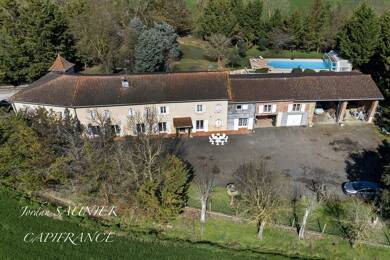 Ferme à vendre 545 000 € 22 pièces 8 chambres 375 m² 9 000 m² de terrain Caraman 31460