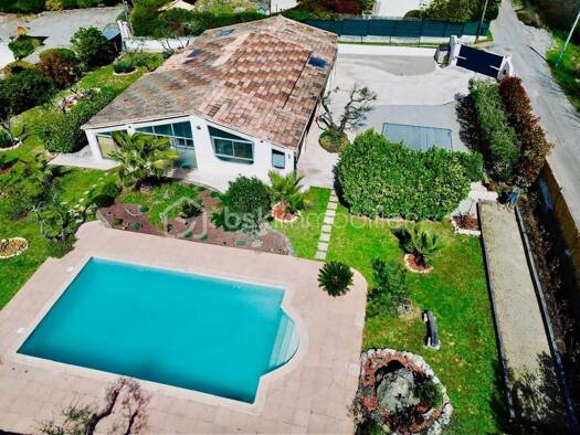 Maison de plain-pied à vendre 485 000 € 5 pièces 4 chambres 103 m² 1 893 m² de terrain Le Thoronet 83340