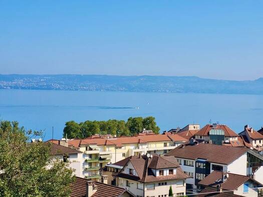 Appartement à vendre 285 000 € 3 pièces 2 chambres 60 m² Étage 2/3 Ville Haute Évian-les-Bains 74500