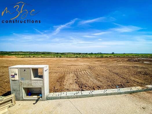 Terrain constructible à vendre 93 000 € 375 m² de terrain Poilhes 34310