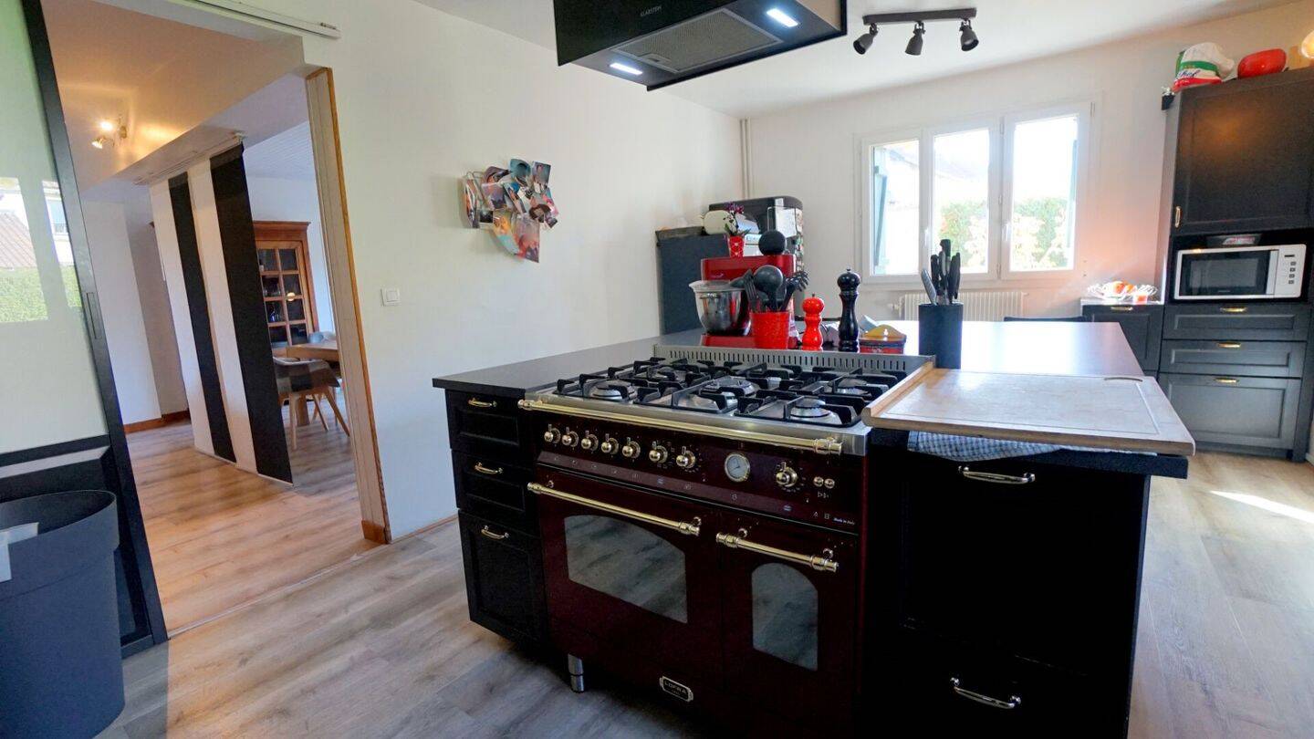 Maison à vendre, 186m², MEZIERES SUR SEINE