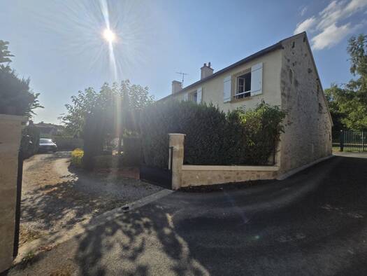 Maison à vendre 335 000 € 5 pièces 3 chambres 105 m² 432 m² de terrain Apremont 60300