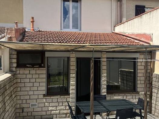 Maison à louer 700 € 4 pièces 3 chambres 85 m² Le Grand Trou Lyon 8ème arrondissement 69008