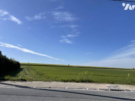 Terrain constructible à vendre 53 500 € 1 000 m² de terrain Courtisols 51460