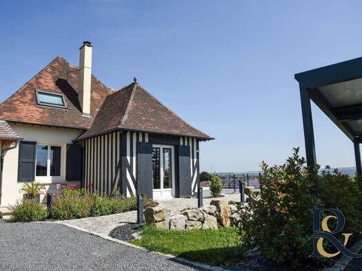 Maison à vendre 1 295 000 € 7 pièces 4 chambres 136 m² 883 m² de terrain Aguesseau-Ville Sud Trouville-sur-Mer 14360