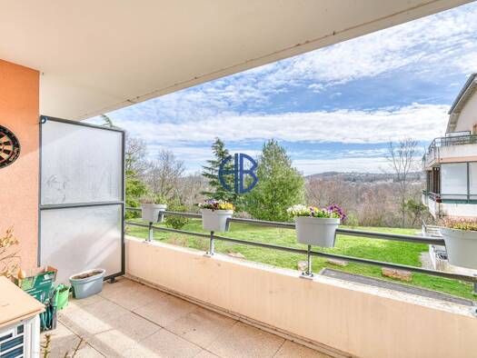 Appartement à vendre 185 000 € 4 pièces 3 chambres 82 m² Étage 1/3 Centre-Saint Bonnet-Muissiat Villefontaine 38090