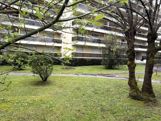 Appartement à vendre 285 000 € 3 pièces 2 chambres 79,69 m² RDC/5 Le Bouscat 33110