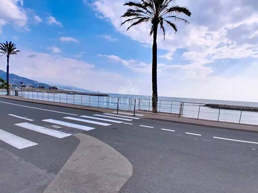Appartement à vendre 295 000 € 2 pièces 1 chambre 31 m² RDC/3 Roquebrune-Cap-Martin 06190