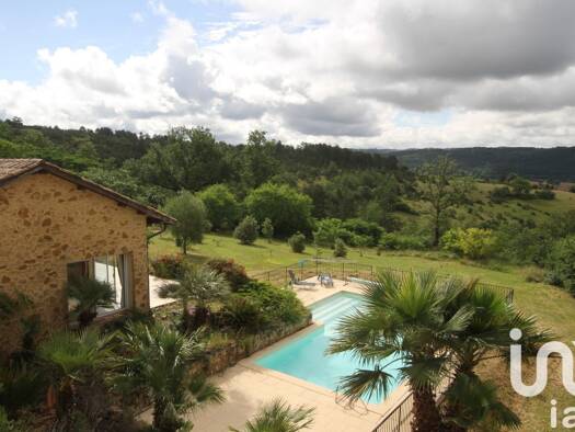 Maison à vendre 395 000 € 13 pièces 7 chambres 440 m² 6 005 m² de terrain Le Bugue 24260