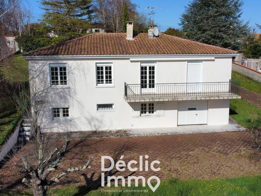 Maison à vendre 211 000 € 5 pièces 4 chambres 109 m² 3 500 m² de terrain Foch Ruelle-sur-Touvre 16600