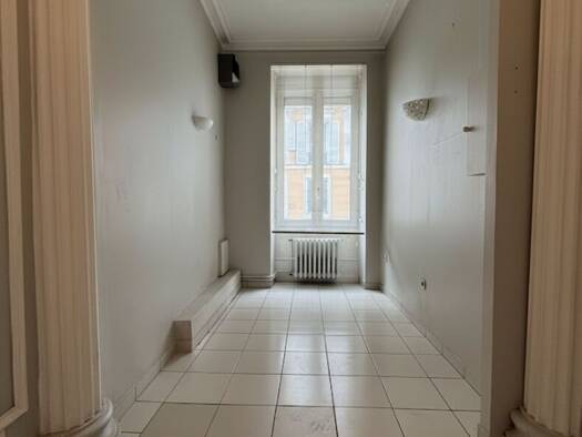 Appartement à vendre 128 600 € 3 pièces 2 chambres 73 m² RDC/3 Hôpital-Chasse Royale-Le Pré Le Mans 72000