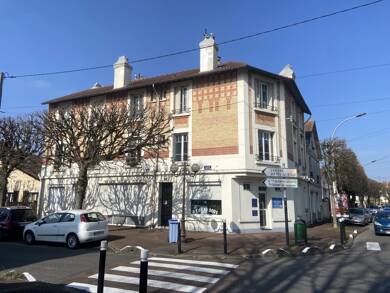 Appartement à louer 852 € 2 pièces 1 chambre 36 m² Étage 1/2 Aulnay sous Bois 93600