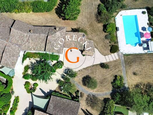 Maison à vendre 1 220 000 € 9 pièces 8 chambres 323 m² 6 027 m² de terrain Uzès 30700