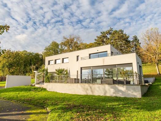 Maison à vendre 795 000 € 8 pièces 5 chambres 238 m² 3 480 m² de terrain Brueil-en-Vexin 78440