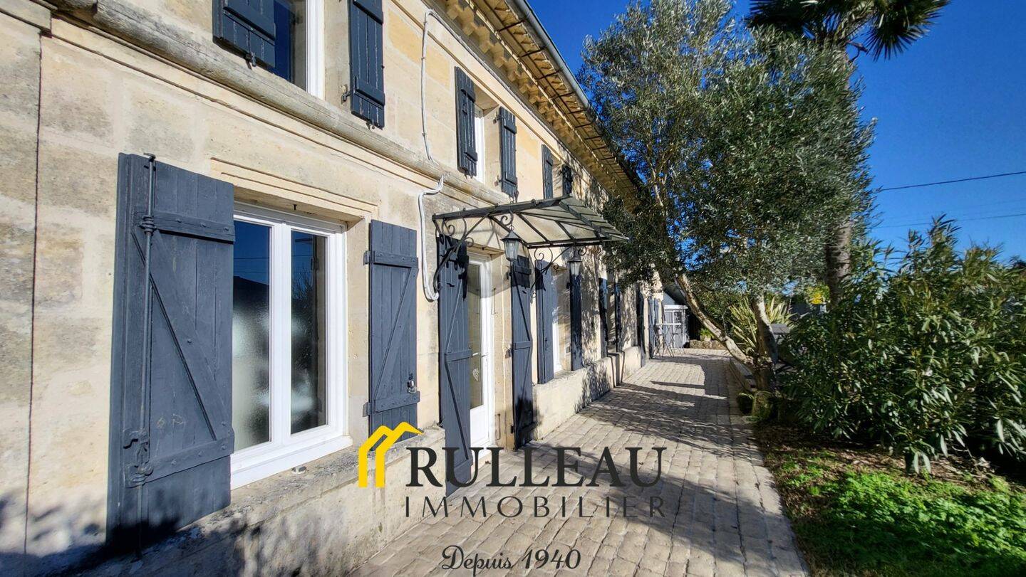 Maison à vendre, 204m², PRIGNAC ET MARCAMPS