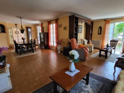 Maison à vendre 181 000 € 6 pièces 5 chambres 210 m² 1 310 m² de terrain Saint-Médard-de-Mussidan 24400