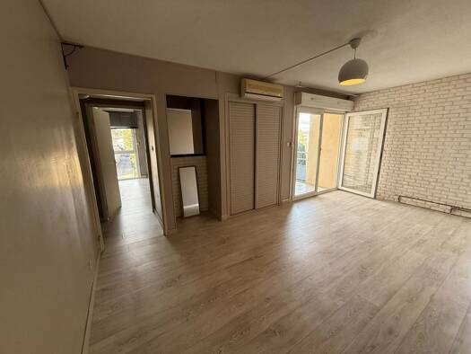 Appartement à vendre 99 800 € 3 pièces 2 chambres 54 m² Étage 3/4 Périurbain Sud Bagnols-sur-Cèze 30200