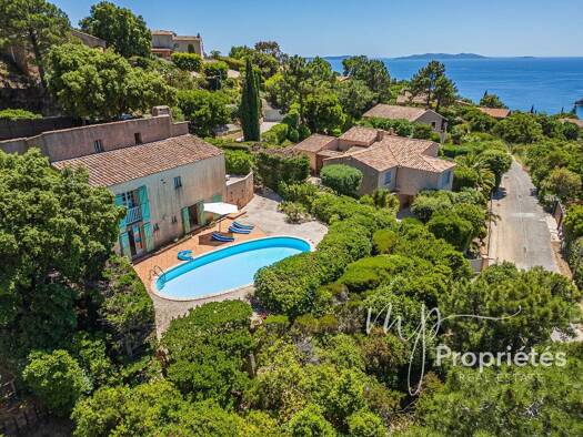 Maison à vendre 995 000 € 7 pièces 5 chambres 130,45 m² 980 m² de terrain Rayol-Canadel-sur-Mer 83820