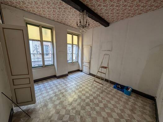 Appartement à vendre 109 000 € 3 pièces 1 chambre 70 m² Étage 1/3 Les-Collines Vienne 38200