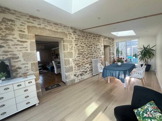 Maison à vendre 200 000 € 7 pièces 4 chambres 168 m² 471 m² de terrain Damigny 61250