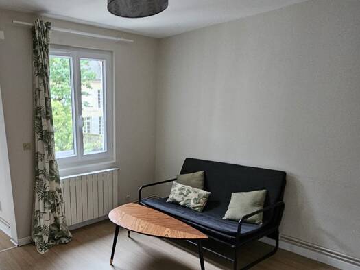 Appartement à louer 780 € 3 pièces 2 chambres 57,5 m² Étage 2/2 Compiègne 60200