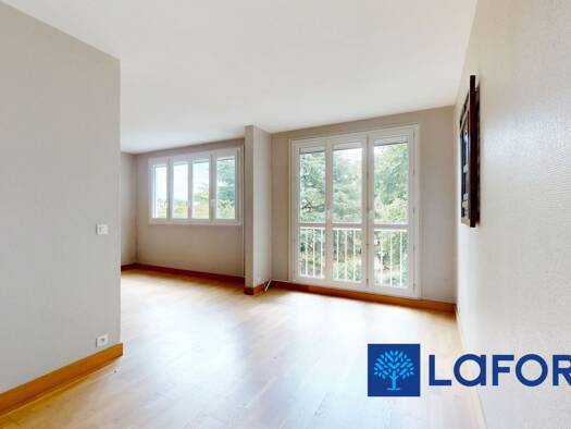 Appartement à vendre 210 000 € 6 pièces 4 chambres 100 m² Étage 2/3 Rue de Gravigny Chilly Mazarin 91380