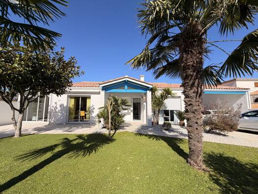 Maison de plain-pied à vendre 566 800 € 5 pièces 3 chambres 189,77 m² 600 m² de terrain Meschers-sur-Gironde 17132